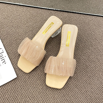 Σύγχρονες γυναικείες παντόφλες με χοντρό τακούνι 4,5 cm