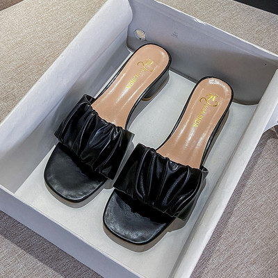 Дамски чехли с каишка от еко кожа и набран ефект