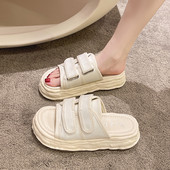 Дамски чехли с велкро лепенки и равна подметка