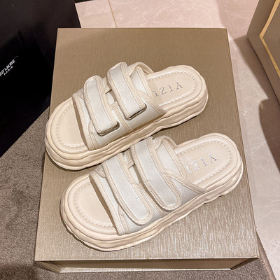 Дамски чехли с велкро лепенки и равна подметка