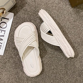 Ženske casual papuče s platformom i poprečnim remenom od eko kože