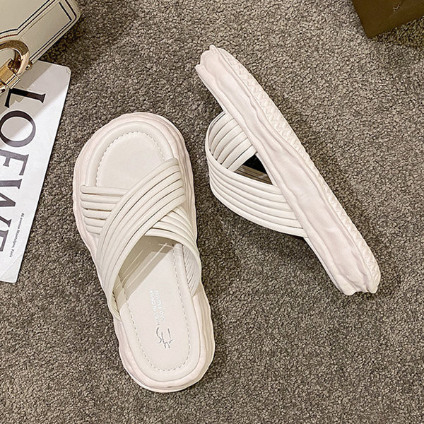 Ženske casual papuče s platformom i poprečnim remenom od eko kože