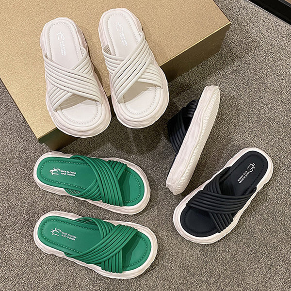 Ženske casual papuče s platformom i poprečnim remenom od eko kože