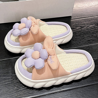 Naiste 3D lilledega sussid