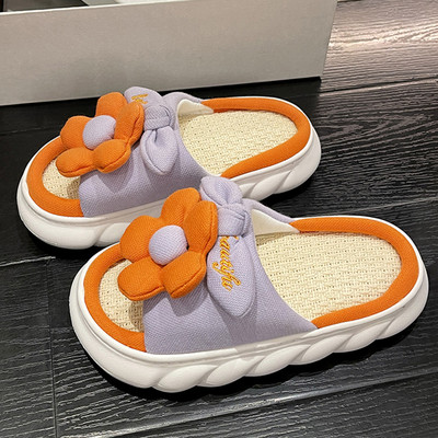 Naiste 3D lilledega sussid