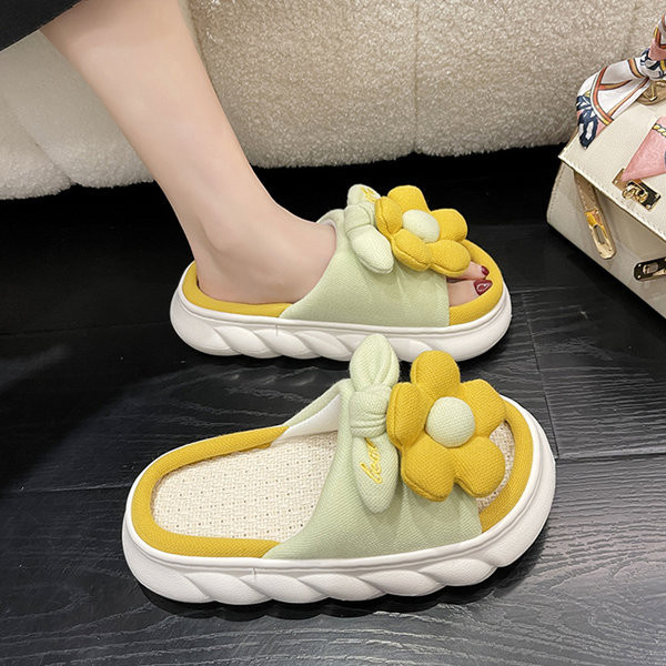 Naiste 3D lilledega sussid