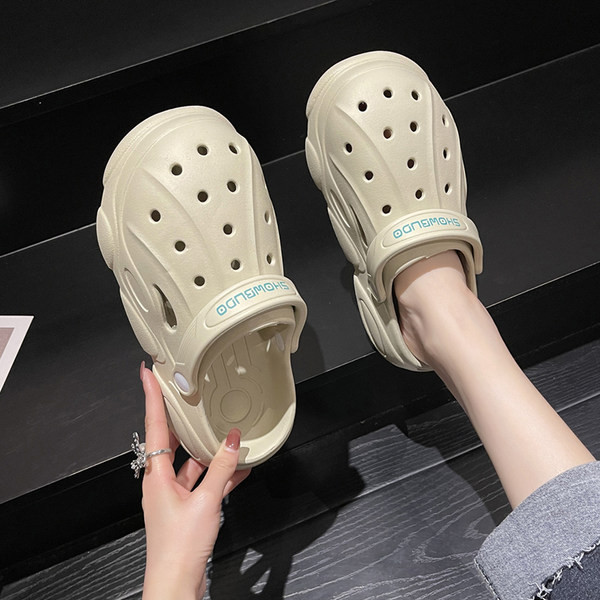 Дамски чехли с равна подметка - подходящи за лятото