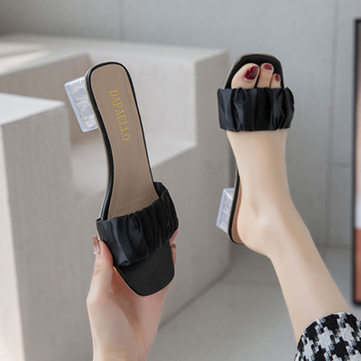 Модерни дамски чехли с кожена каишка и 3см квадратен ток