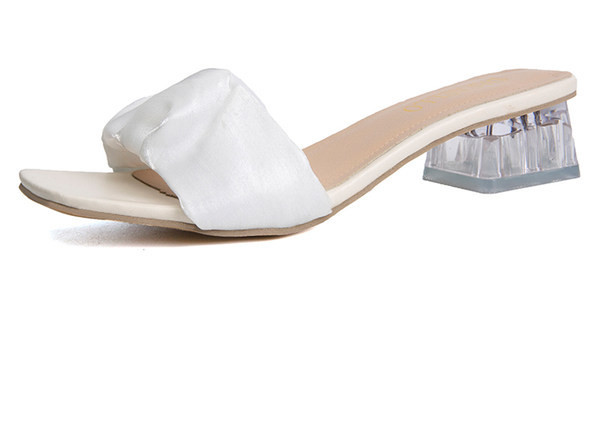 Модерни дамски чехли с кожена каишка и 3см квадратен ток