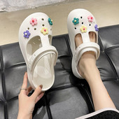 Γυναικείες κλειστές λαστιχένιες παντόφλες με τρισδιάστατη διακόσμηση