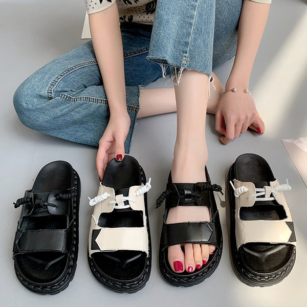 Ženska češka na vezice i ravni potplat