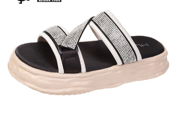 Naiste platvormsussid tekstiilist rihmade ja dekoratiivkividega