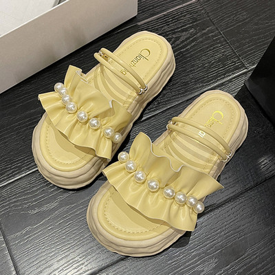 Дамски чехли от изкуствена кожа с перли и висока платформа 3см