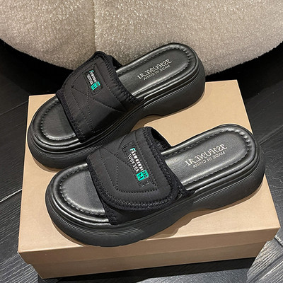 Naiste takjapaelaga tekstiilist rihmadega sussid