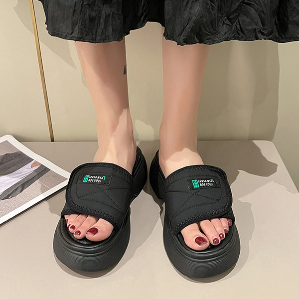 Naiste takjapaelaga tekstiilist rihmadega sussid