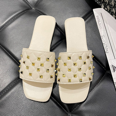 Дамски квадратни чехли от еко кожа с метални нитове