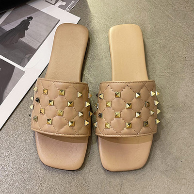 Дамски квадратни чехли от еко кожа с метални нитове