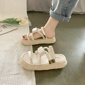 Naiste vabaaja sussid kunstnahast rihmadega