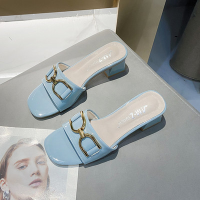 Модерни чехли от еко кожа с квадратен ток 4.5 см и метална верига