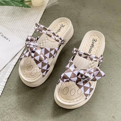 Elegantne ženske papuče s trakom i visokim potplatom 4,5 cm