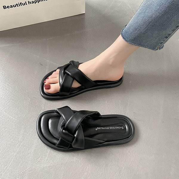 Кожени чехли с равна подметка в четири цвята