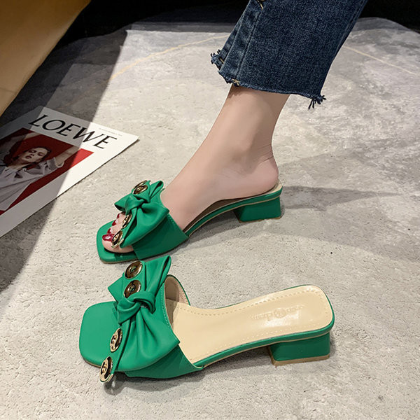 Moderne ženske papuče sa trakom od pete 3,5 cm i metalnim elementima