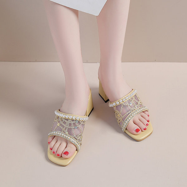 Elegantne papuče s debelom četvrtastom petom 6 cm i biserima za žene