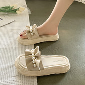 Ženske casual papuče od eko kože s perlama i visokim potplatom 3,5 cm