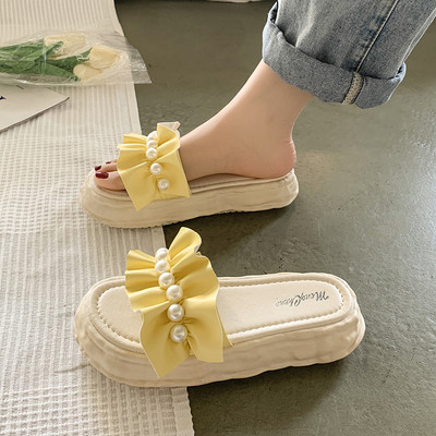 Ženske casual papuče od eko kože s perlama i visokim potplatom 3,5 cm