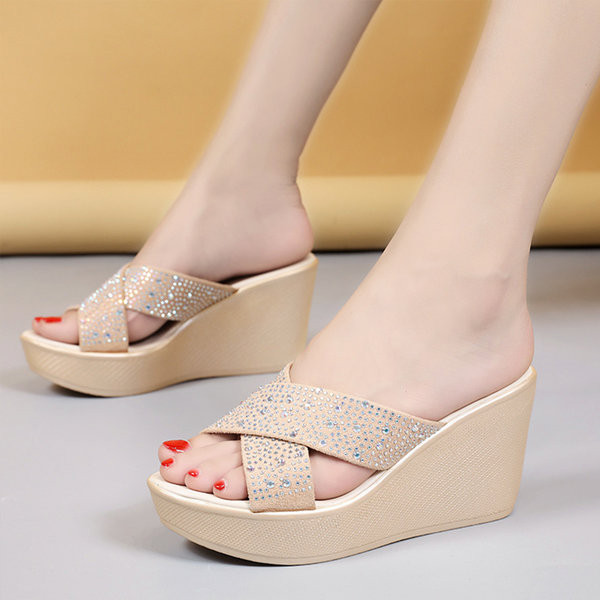 Γυναικείες παντόφλες με πλατφόρμα 8 cm και πέτρες