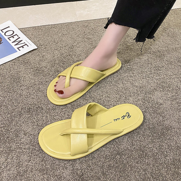 Γυναικείες παντόφλες ανάμεσα στα δάχτυλα με επίπεδη σόλα σε δύο χρώματα