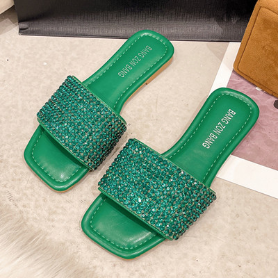 Moderne papuče s kamenčićima