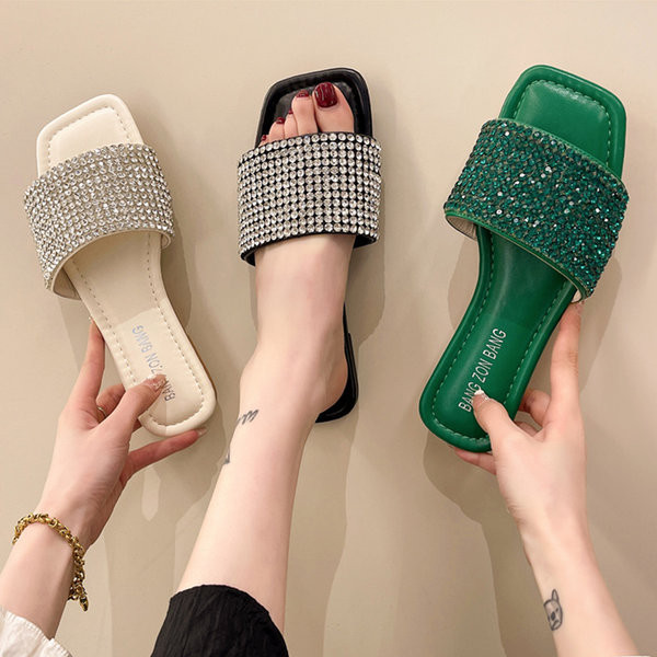 Moderne papuče s kamenčićima