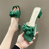 Μοντέρνες γυναικείες παντόφλες με κορδέλα και τακούνι 5 cm