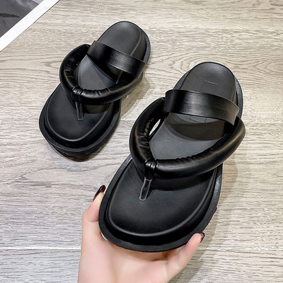 Γυναικείες παντόφλες πλατφόρμας και μαλακά λουράκια