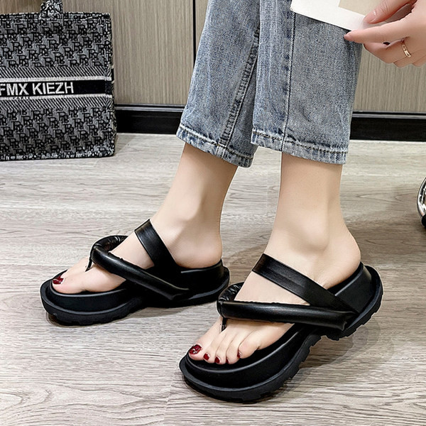 Γυναικείες παντόφλες πλατφόρμας και μαλακά λουράκια