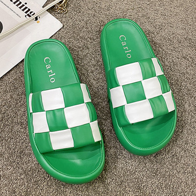 Γυναικείες παντόφλες με λουράκια από έκο δέρμα