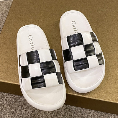 Γυναικείες παντόφλες με λουράκια από έκο δέρμα