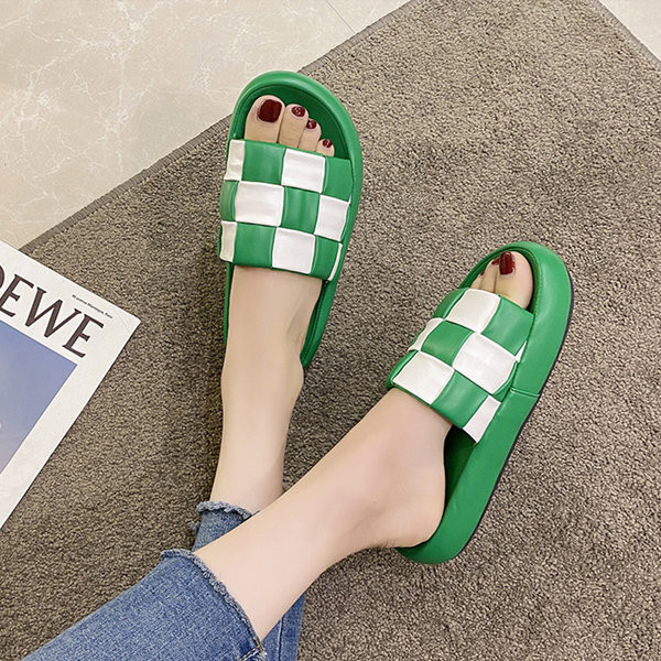 Γυναικείες παντόφλες με λουράκια από έκο δέρμα