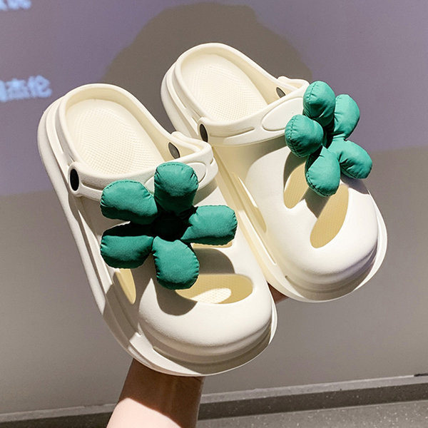 Καθημερινά γυναικεία παπούτσια με τρισδιάστατο στοιχείο