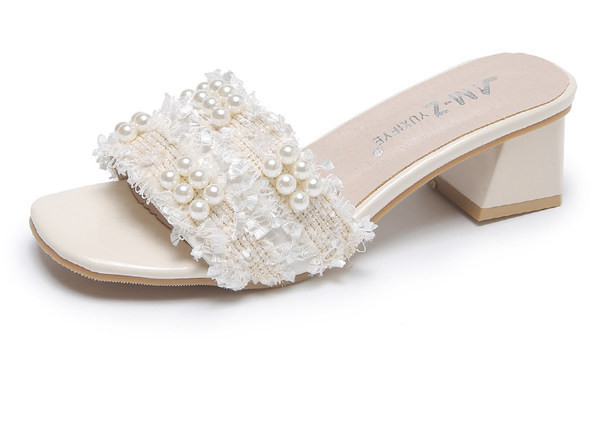 Uus mudel pärlitega ja 4,5 cm kõrge kontsaga naiste sussid