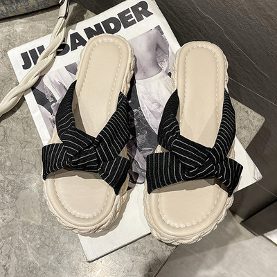 Дамски ежедневни чехли с равна подметка нов модел