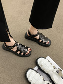 Ежедневни сандали с равна подметка и катарама от еко кожа