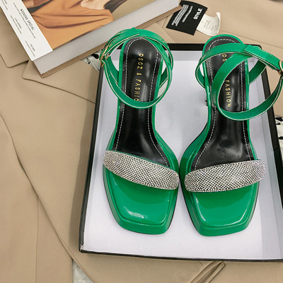 Κομψά γυναικεία πέδιλα με πέτρες και τακούνι 9,5 cm