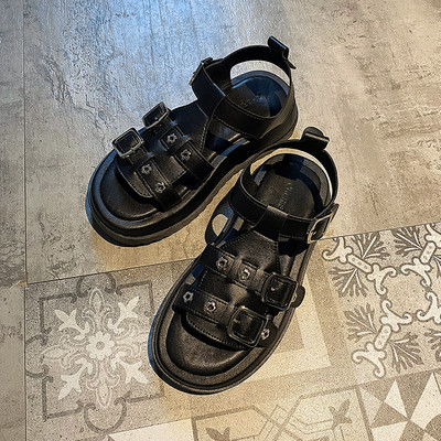 Ženske kožne sandale s kopčama i ravnim potplatom