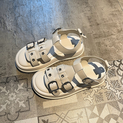 Ženske kožne sandale s kopčama i ravnim potplatom