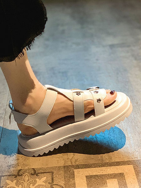 Ženske kožne sandale s kopčama i ravnim potplatom