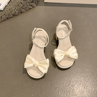 Γυναικεία πέδιλα με κορδέλα και τακούνι 6,5 cm