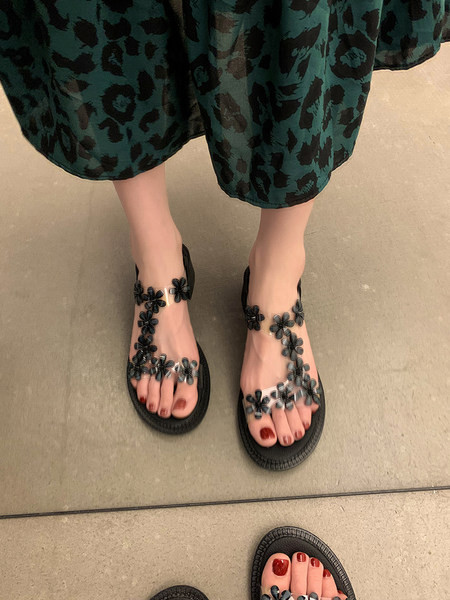 Moodsad 3D lilledega sandaalid