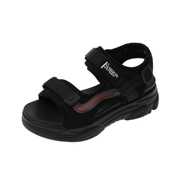 Ženske sandale s tekstilnim remenima i kopčanjem na čičak